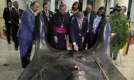 EL CARDENAL DE ROMERO. Gregorio Rosa Chávez es uno de los cinco nuevos purpurados, el primero en la historia de la Iglesia de El Salvador: “recibo el birrete púrpura en homenaje a él”