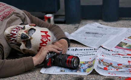 SI LOS CURAS LLORAN, LOS PERIODISTAS NO RÍEN. Las víctimas con sotana aumentan, los periodistas asesinados disminuyen, pero el número sigue siendo elevado